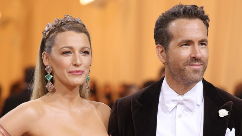 Blake Lively y Ryan Reynolds en la alfombra roja de la Met Gala 2022