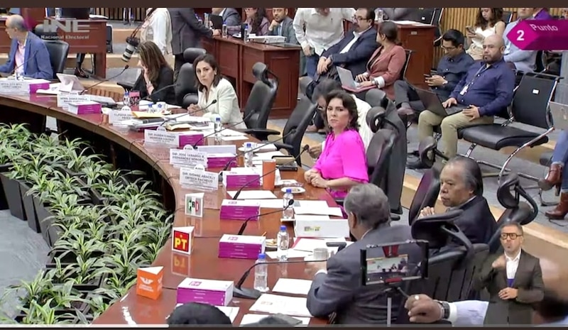 Reunión de trabajo de la Comisión de Puntos Constitucionales de la Cámara de Diputados