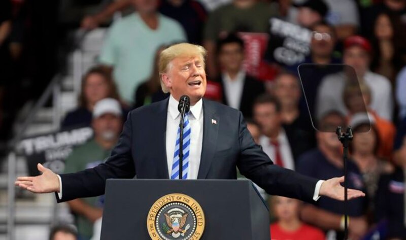 Donald Trump dando un discurso