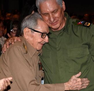 Raúl Castro reaparece en público tras acusación penal en Estados Unidos; Cuba cierra filas en su defensa