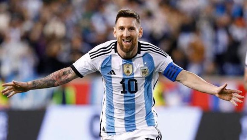 Lionel Messi celebra un gol con la selección argentina