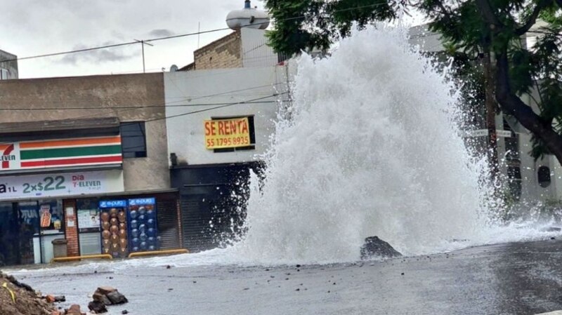 Fuga de agua en la Ciudad de México