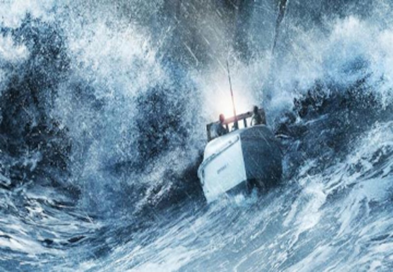 Un barco en medio de una tormenta