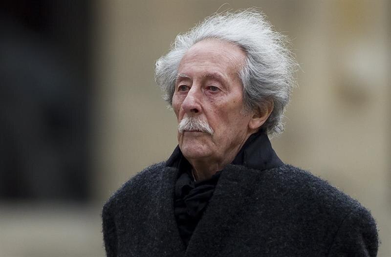 El escritor Mario Vargas Llosa