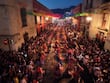Salomón Jara Cruz presenció la Calenda de las Culturas 2026 como parte de la Guelaguetza