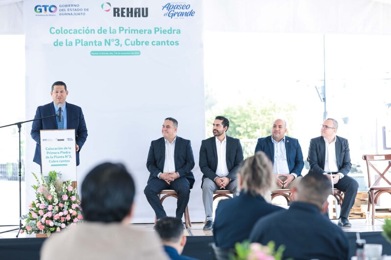 Title: Colocación de la primera piedra de la planta N°3 de Cubre cantos