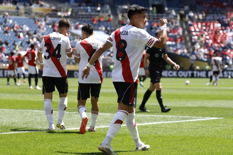 Maxi Meza celebrando el gol que puso el 3-1 definitivo en el marcador durante su partido frente a Urawa Reds en el Mundial de Clubes FIFA.