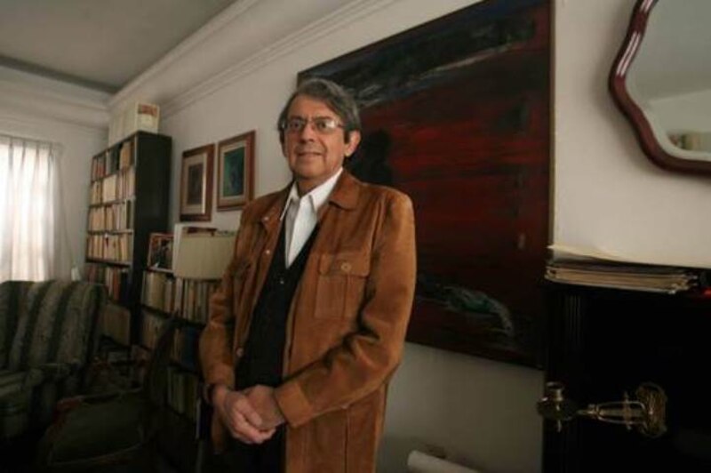 El escritor Mario Vargas Llosa en su casa de Madrid