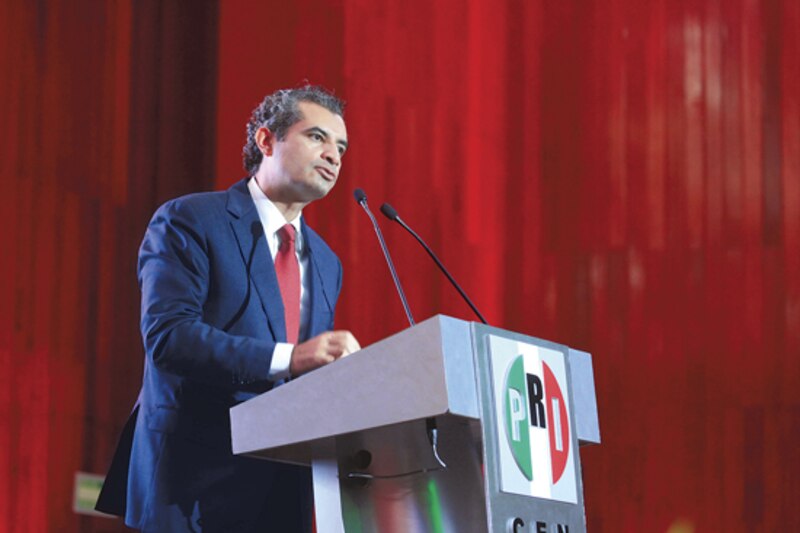 El presidente del PRI, Alejandro Moreno, durante un discurso.