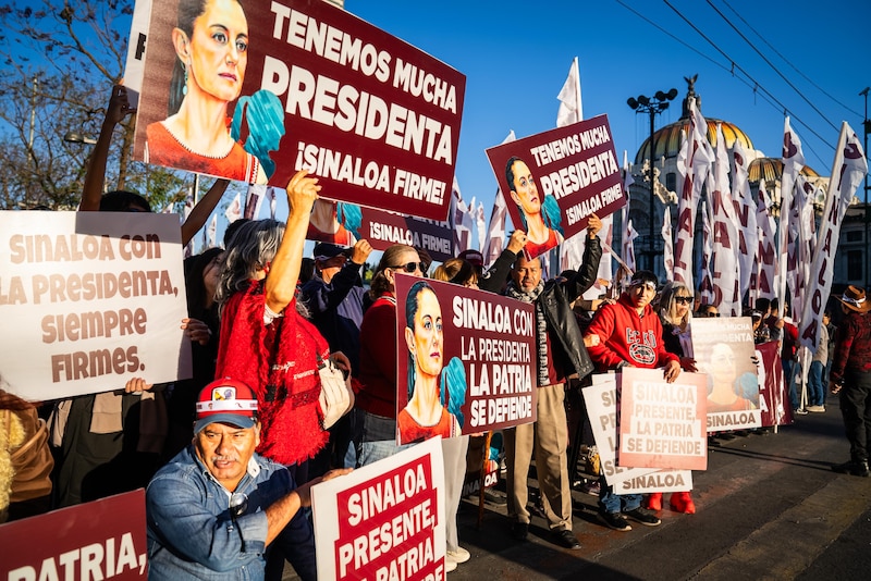 Sinaloenses en la Ciudad de México en la asamblea de Claudia Sheinbaum