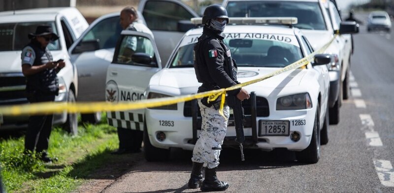 Policía custodia escena del crimen