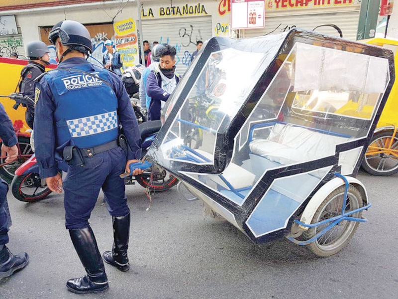 Mototaxi retenido por la policía