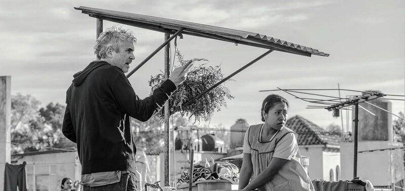 Yalitza Aparicio y Alfonso Cuarón en la película Roma