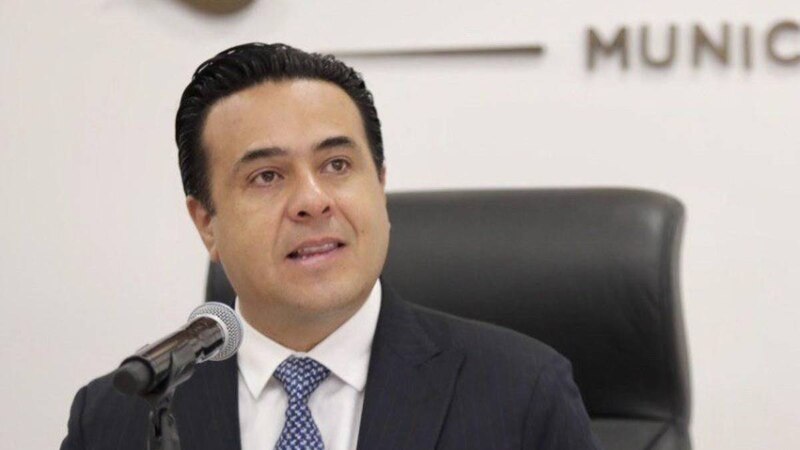 El alcalde de San Pedro Garza García, Miguel Treviño, anuncia nuevas medidas para combatir la inseguridad en el municipio.