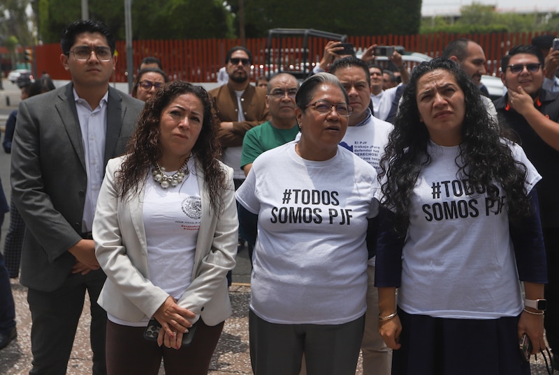 Mujeres protestan contra la violencia de género en México