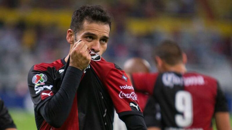Jugador de fútbol americano llorando