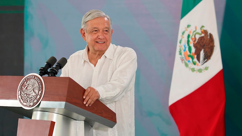El presidente Andrés Manuel López Obrador da un discurso.