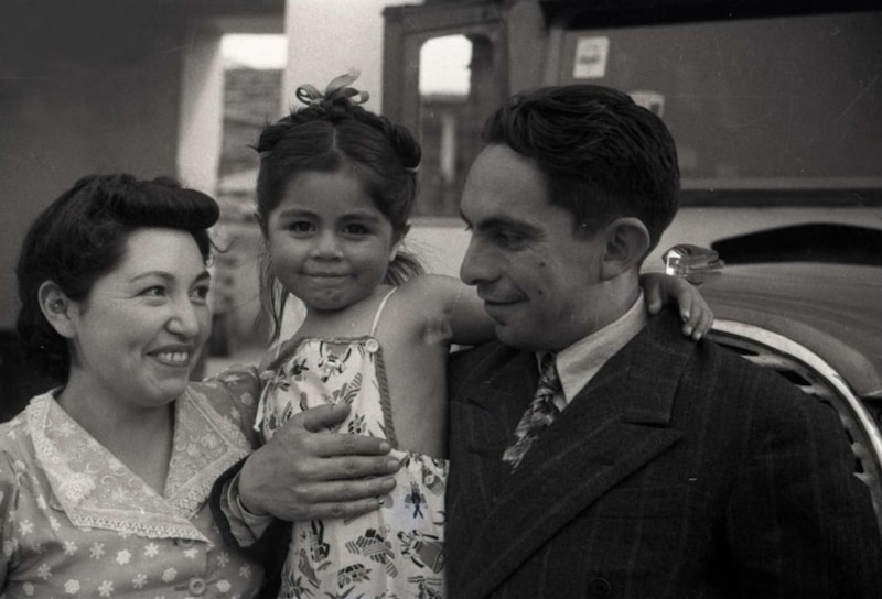 Familia feliz en los años 40