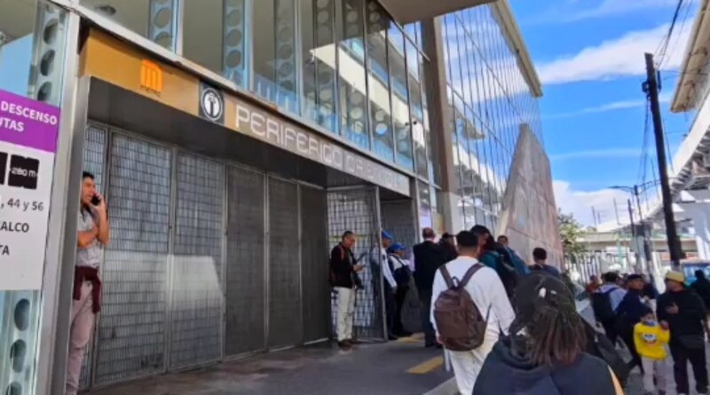 Estación de metro en hora pico
