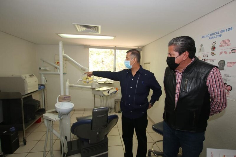 El alcalde supervisa la nueva clínica dental municipal