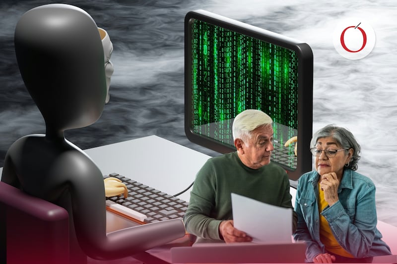 Personas de la tercera edad y una imagen de hacker