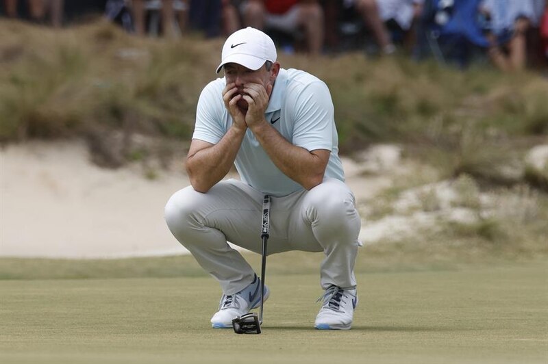 El golfista Zach Johnson se lamenta después de fallar un putt durante el Masters de Augusta de 2015.