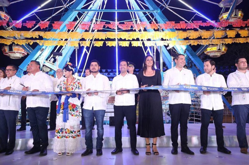 Inauguración de la nueva atracción en el parque de diversiones de Yucatán