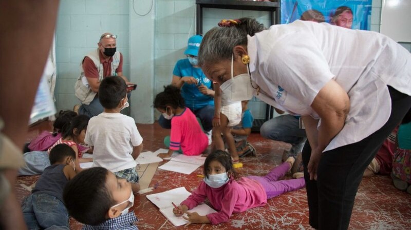 Niños en edad preescolar aprenden jugando