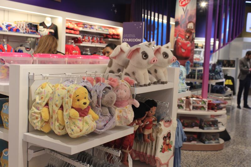 Productos de la Disney Store en Plaza Perisur