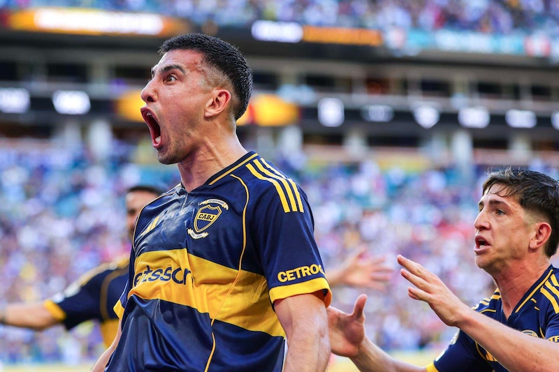 Rodrigo Battaglia festeja su gol
