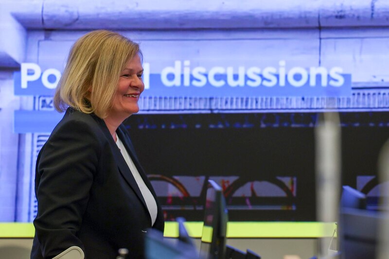 La presidenta de la Comisión Europea, Ursula von der Leyen, durante una rueda de prensa