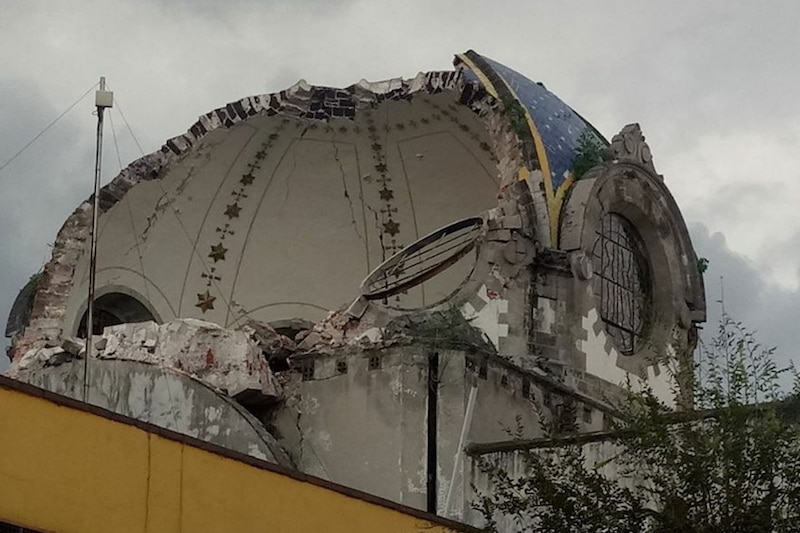 Edificio dañado por un terremoto