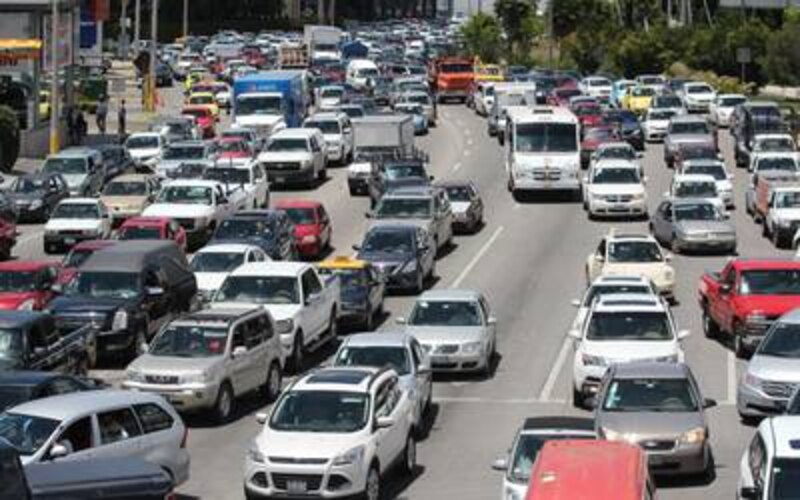 Tráfico vehicular en la ciudad