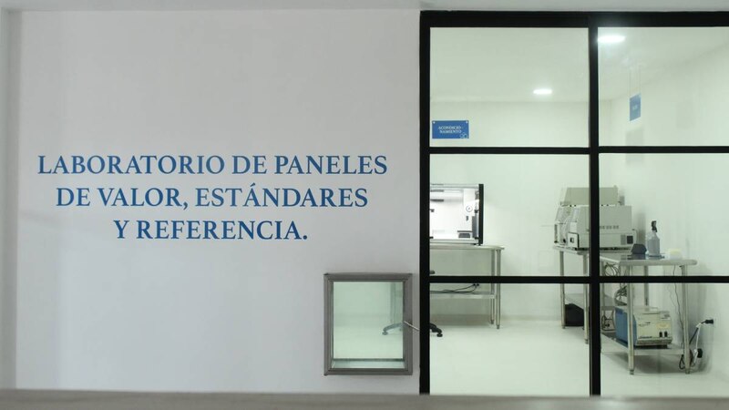 Laboratorio de paneles de valor, estándares y referencia.