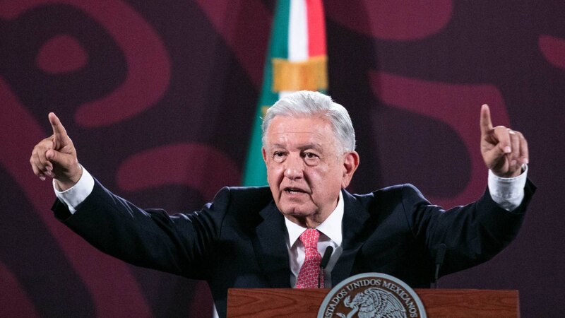 El presidente Andrés Manuel López Obrador da un discurso.