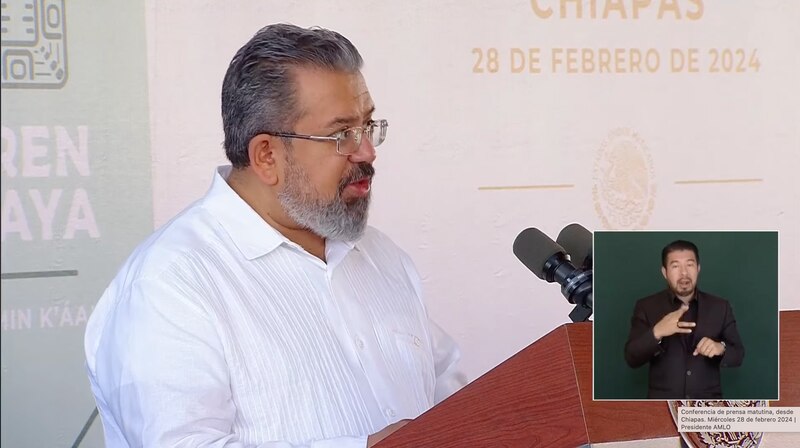 El presidente Andrés Manuel López Obrador ofrece una conferencia de prensa matutina en Chiapas