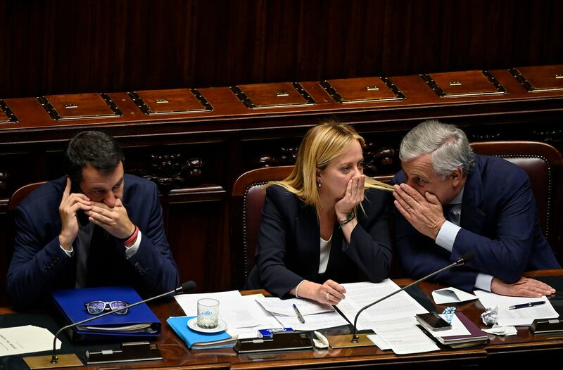 Políticos italianos en el parlamento