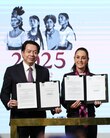 SEP firma decretos para reducir la edad de jubilación de maestros