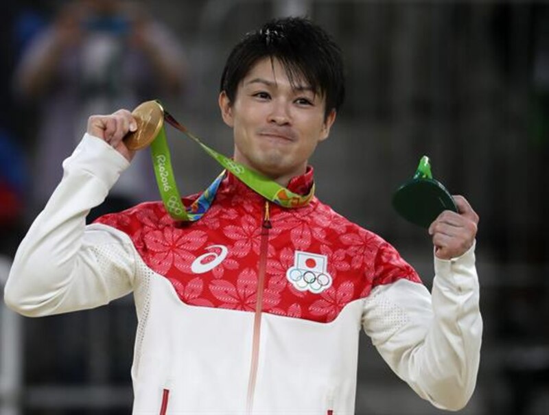 El gimnasta japonés Kohei Uchimura gana la medalla de oro en los Juegos Olímpicos de Río 2016