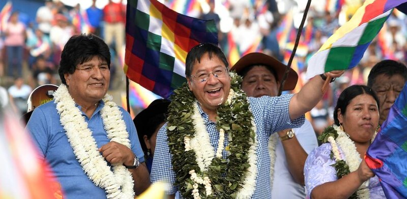 Evo Morales y Álvaro García Linera celebran su victoria en las elecciones de Bolivia