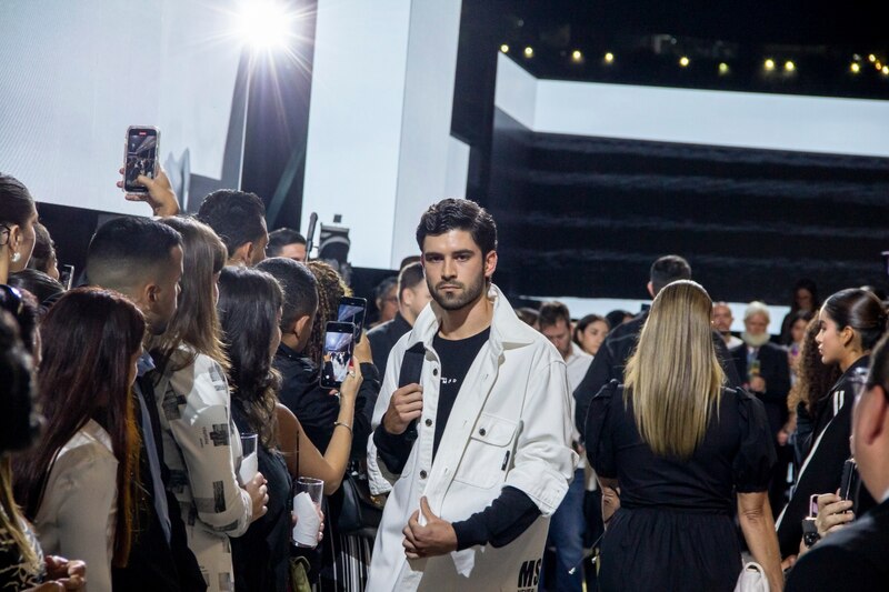 Modelo en un evento de moda