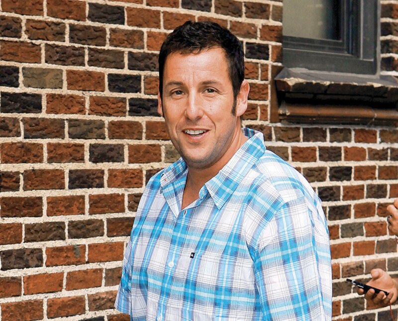 El actor Adam Sandler es fotografiado en Nueva York