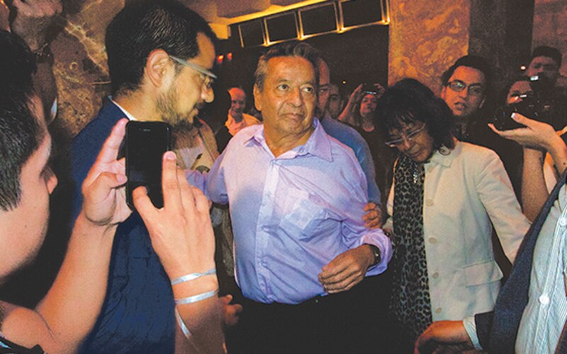 El expresidente mexicano Luis Echeverría es captado en silla de ruedas