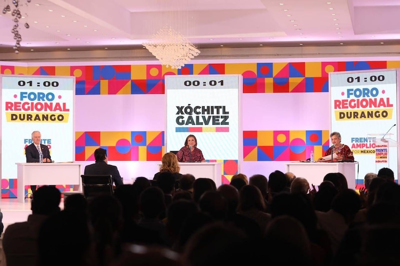 Xóchitl Gálvez, candidata de Morena a la gubernatura de Durango, durante el foro regional "Encuentro con los Candidatos" organizado por el Instituto Estatal Electoral y de Participación Ciudadana (IEEPCO).