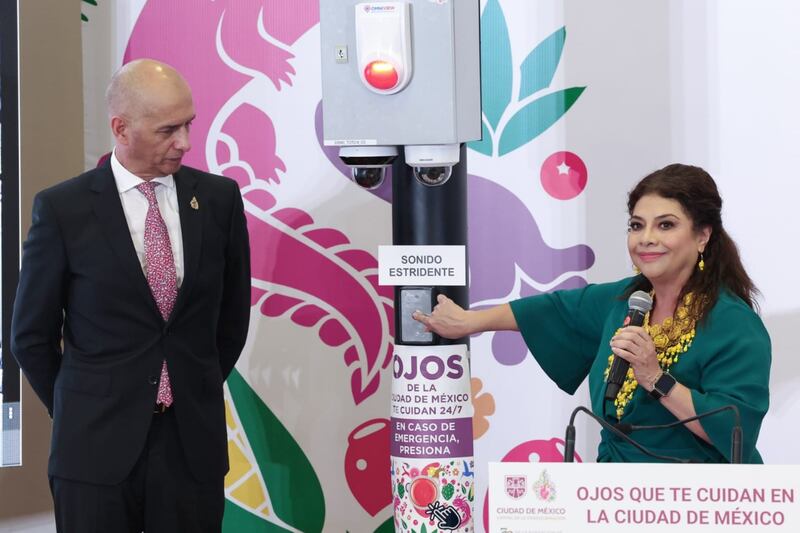 La Jefa de Gobierno de la Ciudad de México anunció este martes 19 de agosto la junto con Salvador Guerrero Chiprés la nueva estrategia de seguridad con más de 30 mil nuevas cámaras de seguridad.