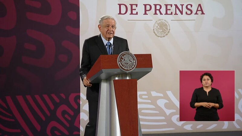 El presidente Andrés Manuel López Obrador da una conferencia de prensa.