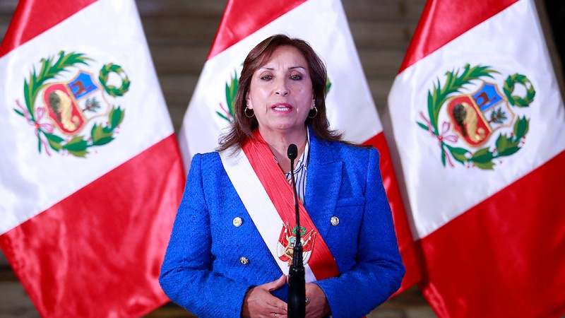 Presidenta de Perú, Dina Boluarte, da un discurso ante la nación