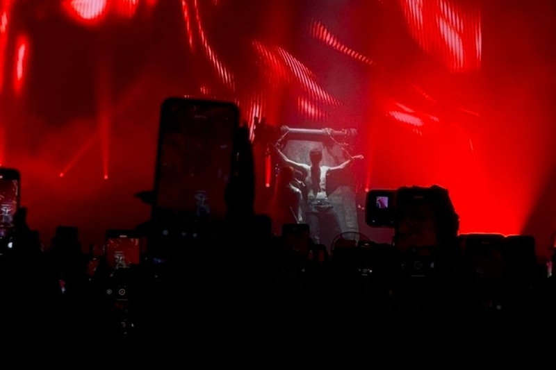 La cantante de reguetón Yeri Mua en el Pepsi Center
