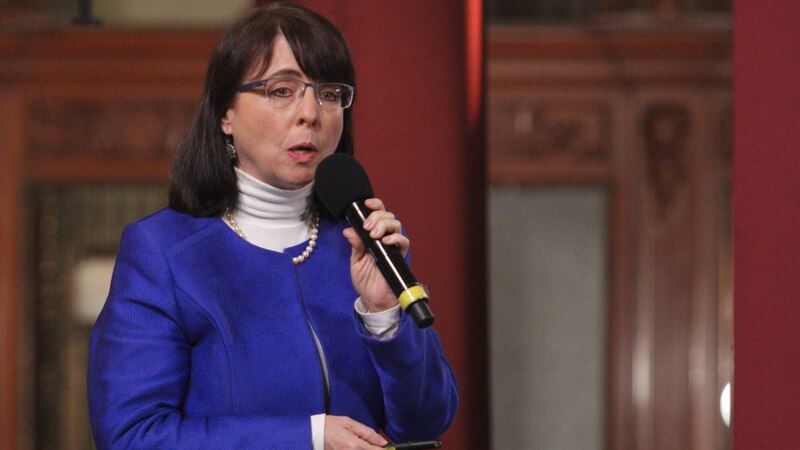 La ministra de Educación, Adriana Delpiano, anuncia un nuevo plan de becas para estudiantes de bajos recursos