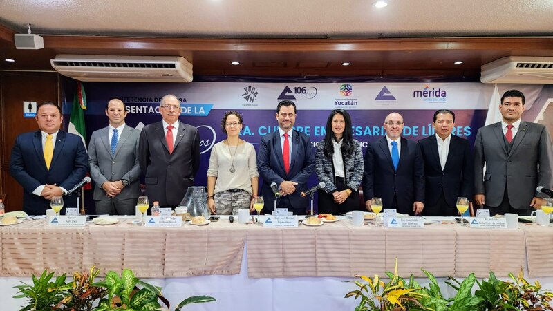 Conferencia de prensa para la presentación del libro "La cultura empresarial de los líderes"